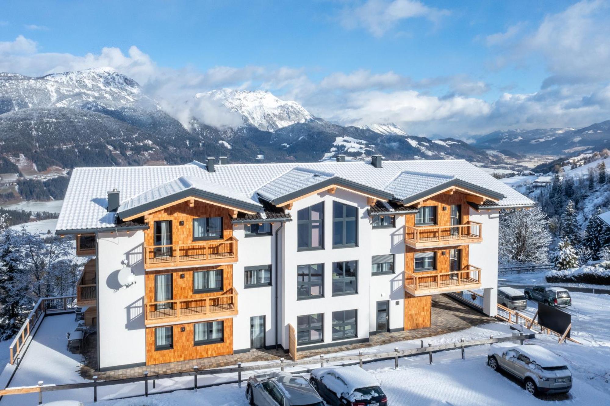Hoeflehner Premium Gumpen Lodge Haus im Ennstal Exterior photo