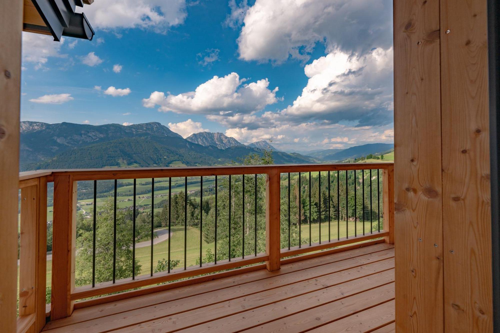 Hoeflehner Premium Gumpen Lodge Haus im Ennstal Exterior photo